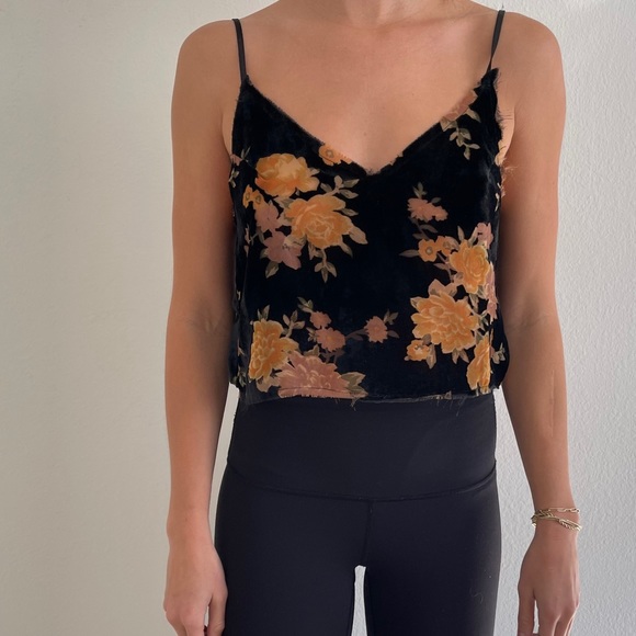 Black Velvet Floral Crop Tank - Picture 2 of 6